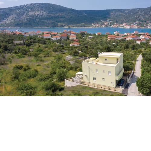 0-Bedroom Apartment in Vinisce