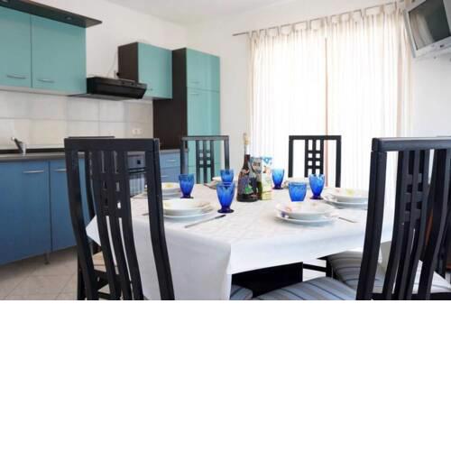 2 Bedroom Apartment in Tisno near the Festival