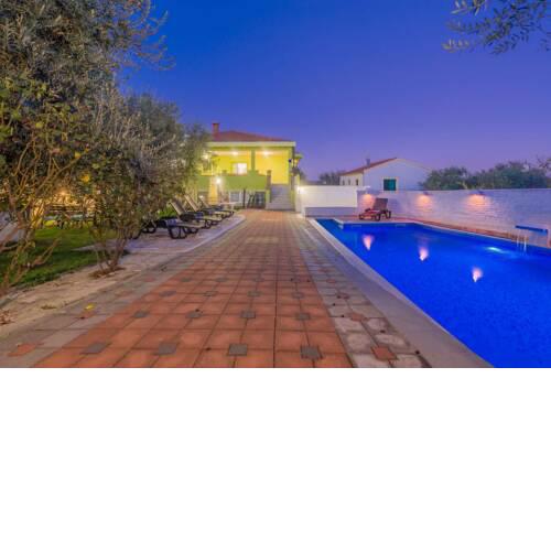 4* Villa Pistachio with large pool and green olive garden