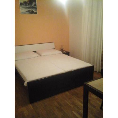(4890-4) Apartment in Metajna with balcony, air conditioning, WiFi