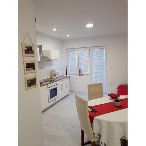 (4908-2) Apartment in Supetarska Draga with balcony, air conditioning, WiFi, dishwasher