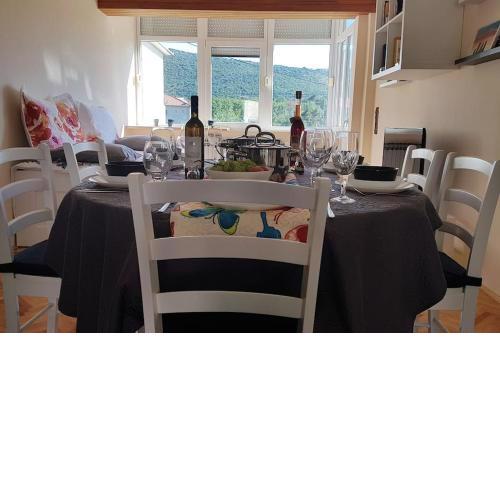A cosy apartment with a nice view and free parking