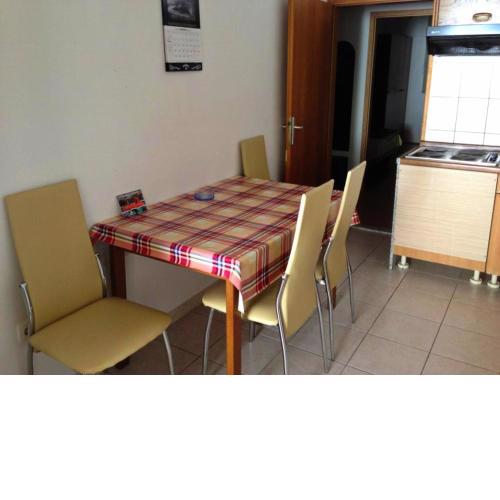 A3 - apt w patio 3 min walking from the beach