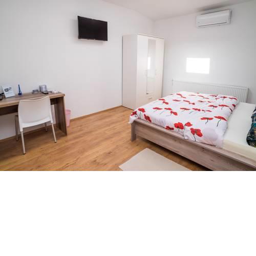 Airport Rooms Marija