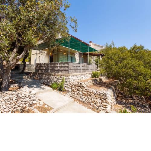 Alluring Cottage with Balcony