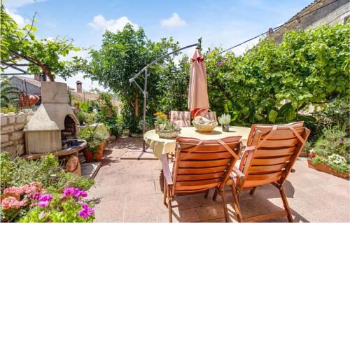 Amazing apartment in Cunski with WiFi and 2 Bedrooms