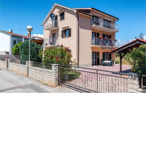 Amazing apartment in Fazana w/ WiFi and 3 Bedrooms