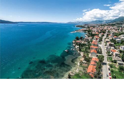 Amazing apartment in Kastel Sucurac w/ 3 Bedrooms