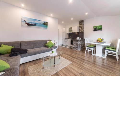 Amazing apartment in Pavicini w/ 1 Bedrooms
