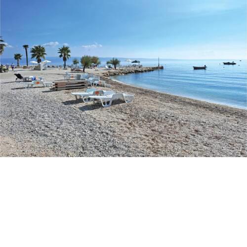Amazing apartment in Podstrana w/ WiFi and 2 Bedrooms