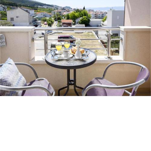 Amazing apartment in Podstrana with 1 Bedrooms