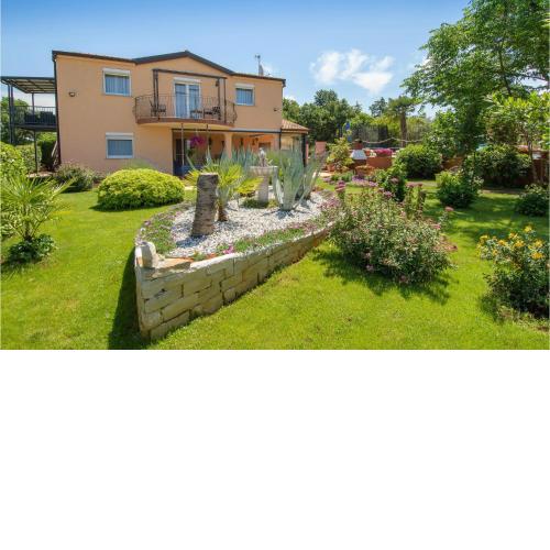 Amazing apartment in Stranici with Outdoor swimming pool, WiFi and 1 Bedrooms