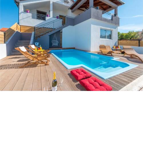 Amazing apartment in Tinj w/ Outdoor swimming pool, WiFi and 3 Bedrooms