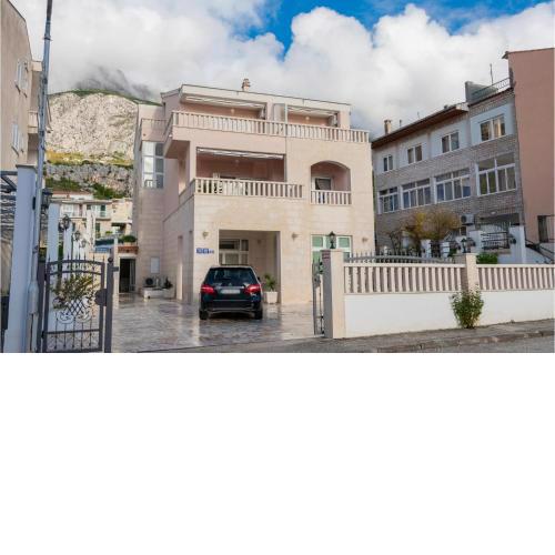 Amazing apartment in Tucepi with 1 Bedrooms