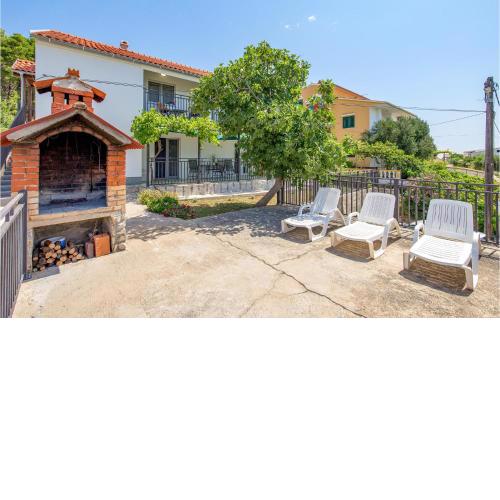 Amazing apartment in Vlasici with WiFi and 1 Bedrooms