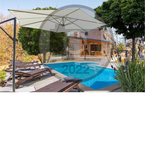Amazing home in Glavina donja with 3 Bedrooms
