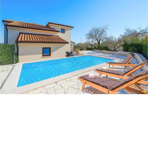 Amazing home in Nova Vas with WiFi, Outdoor swimming pool and 4 Bedrooms