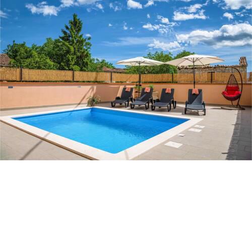 Amazing home in Orbanici w/ Outdoor swimming pool and 3 Bedrooms