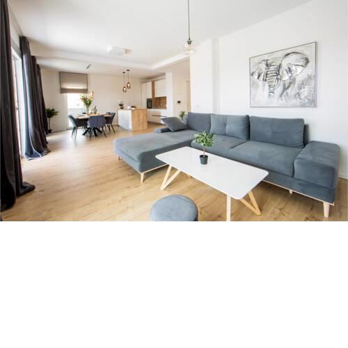 Amazing home in Podstrana with Outdoor swimming pool and 5 Bedrooms