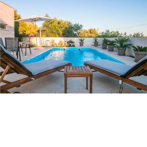 Amazing home in Posedarje w/ Outdoor swimming pool and 4 Bedrooms