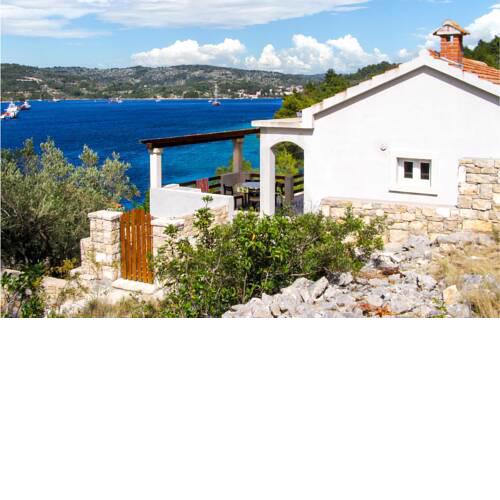 Amazing home in Vela luka with WiFi and 3 Bedrooms