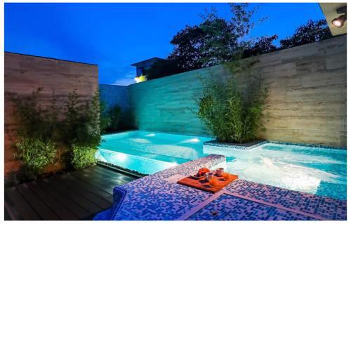 Amazing home in Zadar w/ Outdoor swimming pool, Jacuzzi and 2 Bedrooms