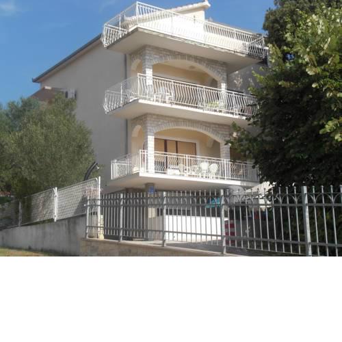 Anamaria Apartments