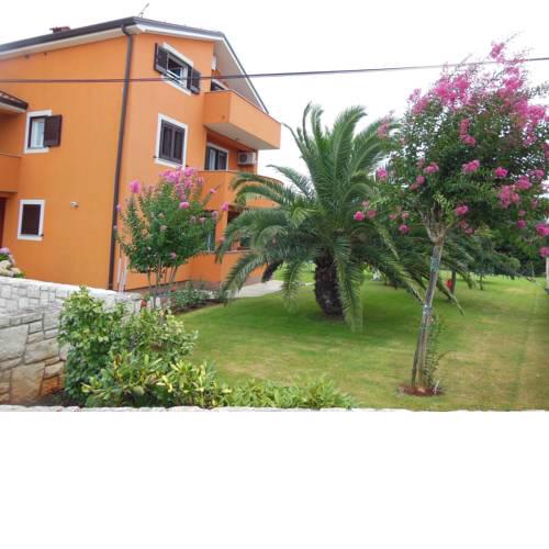 Anita's Terrace Apartment