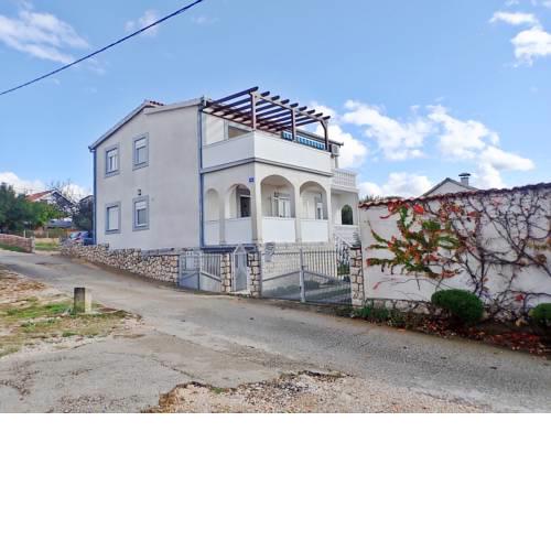 Apartman Ana - experience beach and mountain holiday