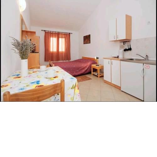 Apartman Lučić-studio - 2min walk from the beach