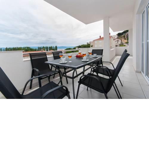 Apartman Mira- Omis
