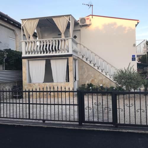 Apartman Mira