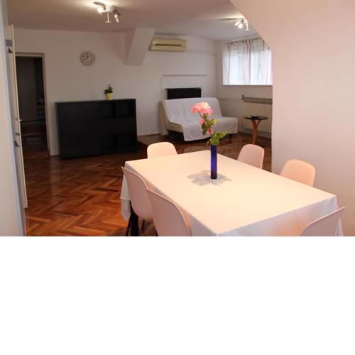 Apartman Nad lipom
