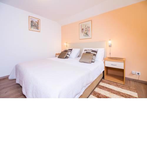 Apartman Neve