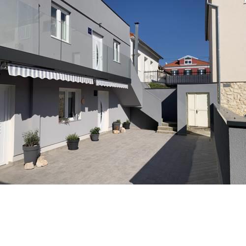 APARTMAN “NIKA” 2+1