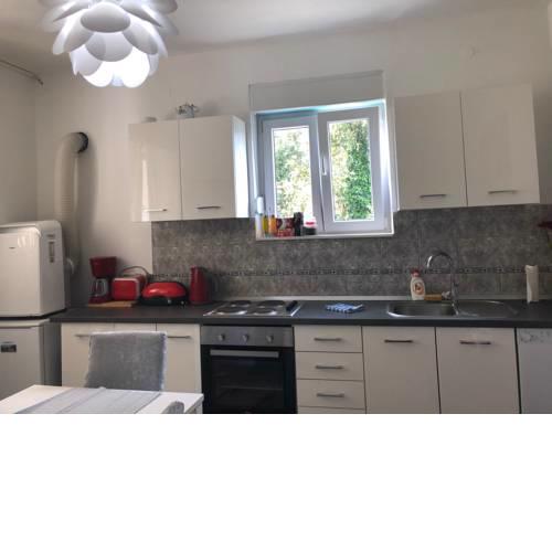 Apartman prizemlje sa terasom.