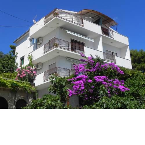 Apartments STANIĆ - Cozy apartments with sea view