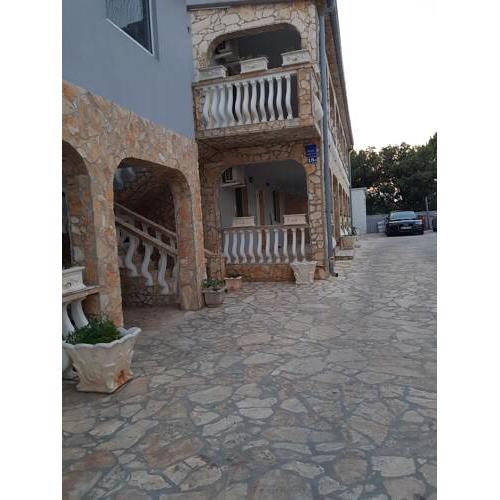 APARTMANI--STUECKLER