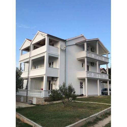 Apartmani Ljubica, Murter
