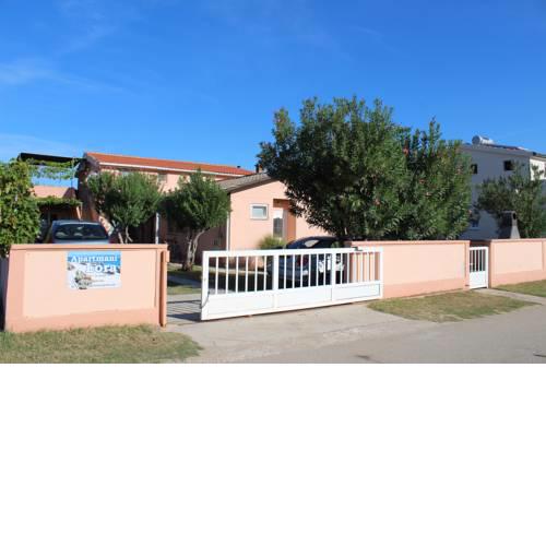 Apartmani Lora