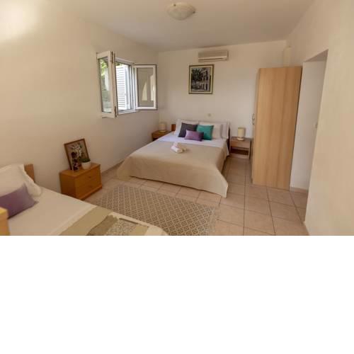 Apartmani Maja