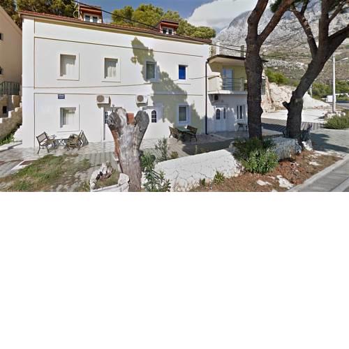 Cro Apartments