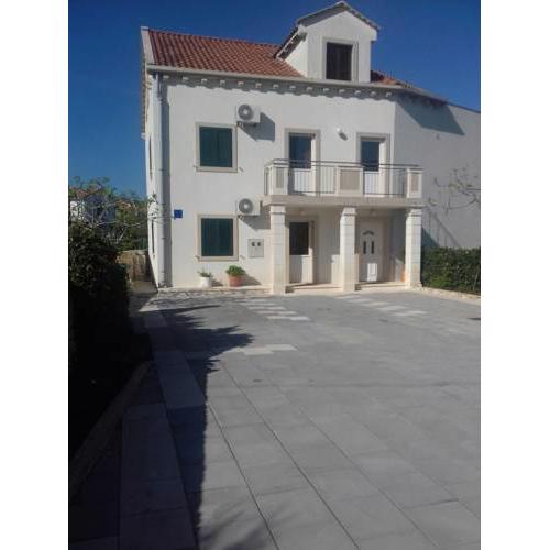 Apartmani Neva Supetar