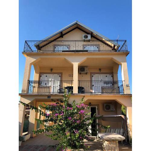 Apartmani Pirovac