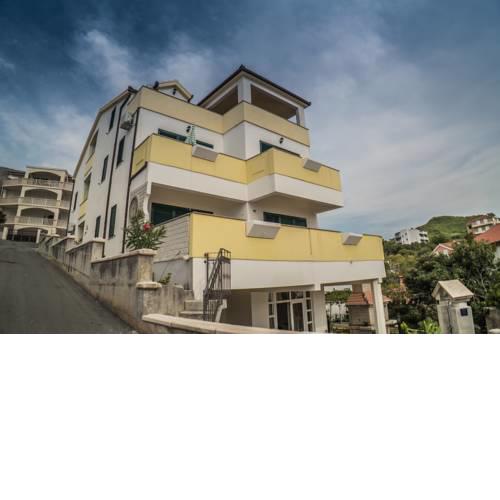 Apartments with beautiful sea view - Pezo