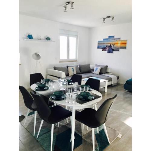 Apartment Adi
