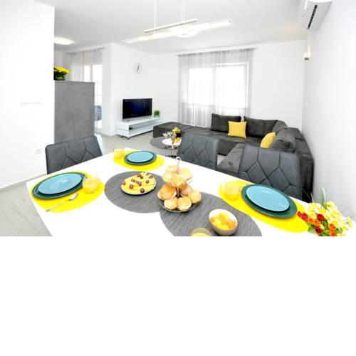 Apartment Adrian II