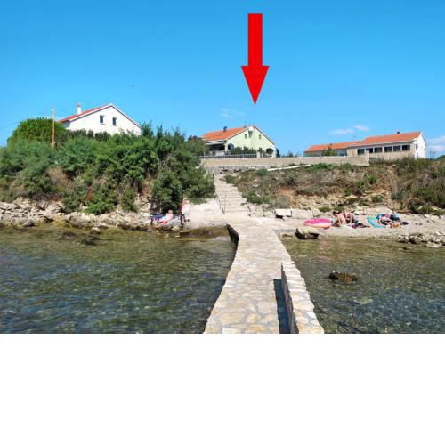 Apartment Adrijan (ZAD550)