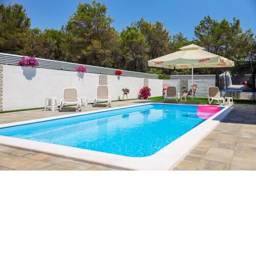 Apartment ANAI, with private pool