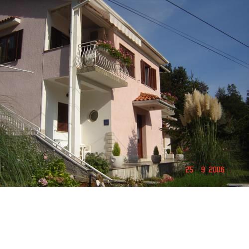 Apartment and B&B Mikleus